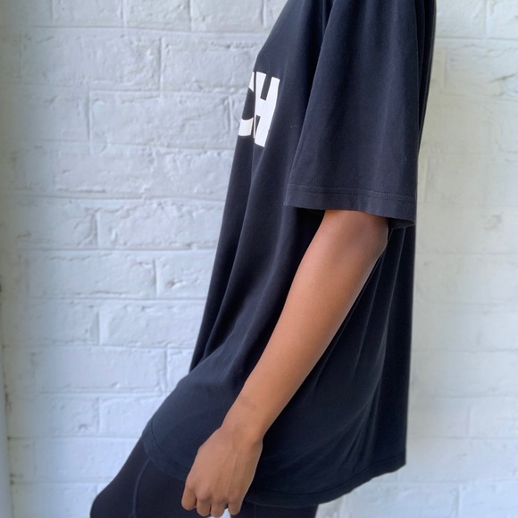 Nike Graphic Tee - Picture 3 of 3